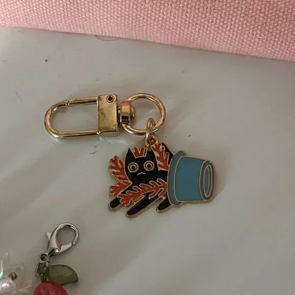 PINK AND GOLD BUNDLE - 3 ITEM BUNDLE 
EARRINGS MAKEUP BAG / PURSE CHARMS - Picture 4 of 6